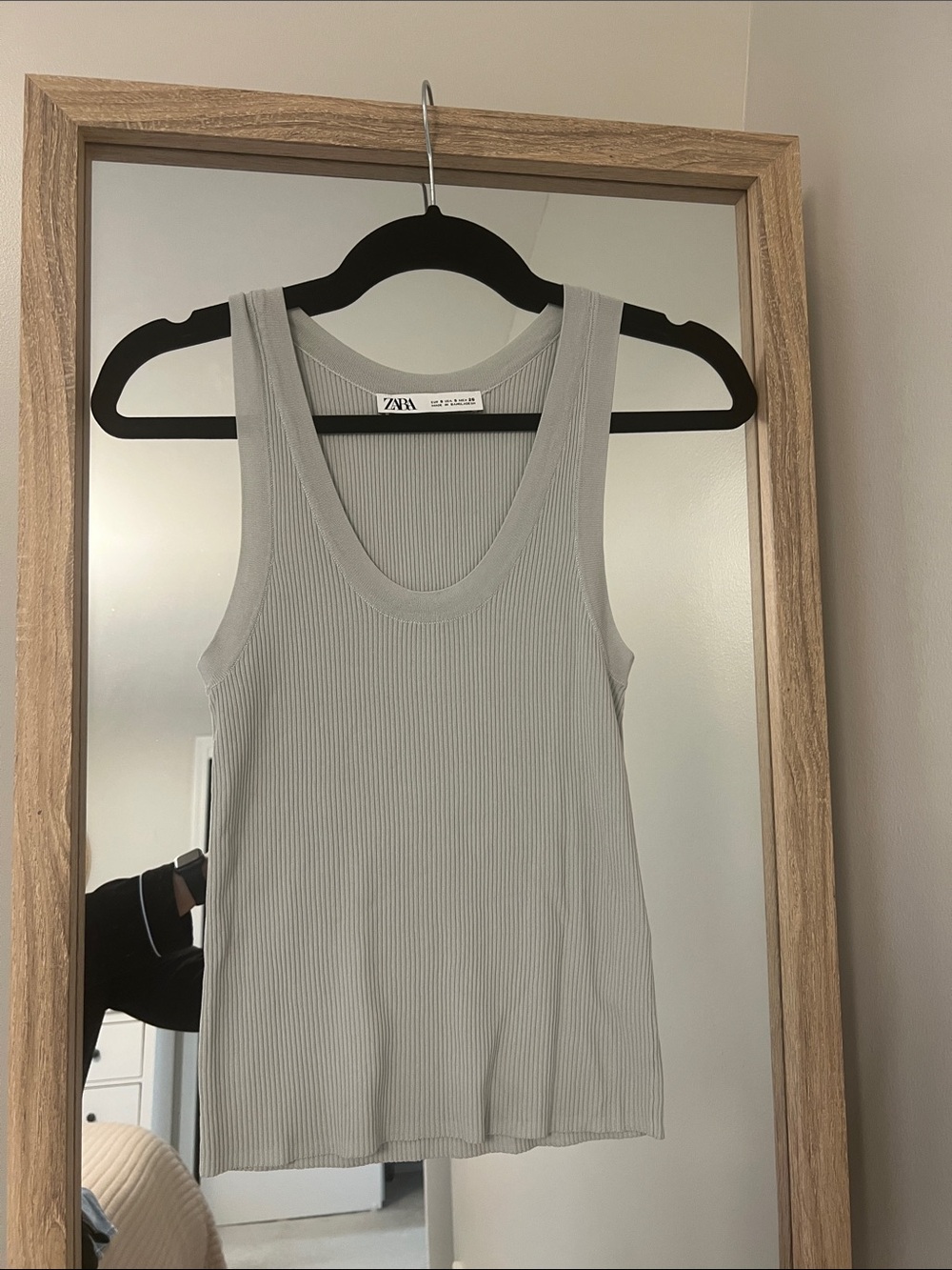 Zara Ribbed Scoop Neck Tank Top in Light Gray